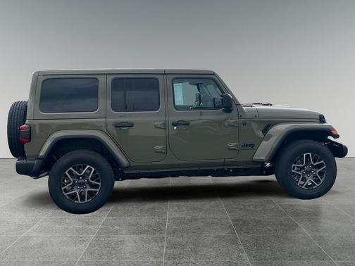 2026 Jeep Wrangler 4-Door Sahara 4x4