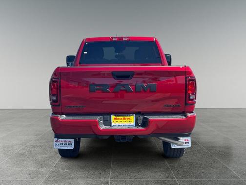 Molten Red Pearlcoat 2026 RAM 2500 Big Horn Crew Cab 4x4 6'4' Box