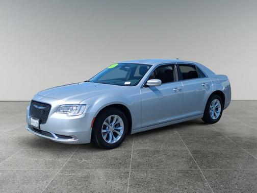 2023 Chrysler 300 Touring