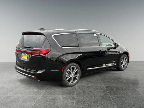 2026 Chrysler Pacifica L