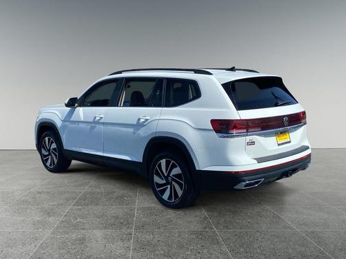Pure White 2024 Volkswagen Atlas 2.0T SE w/Technology