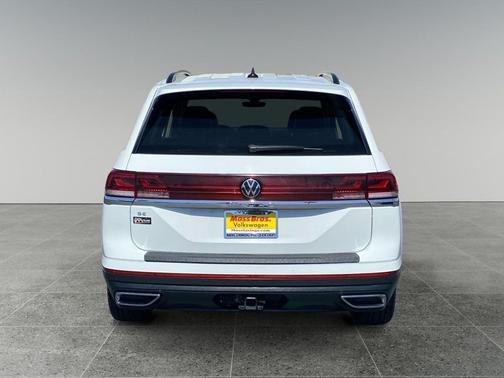 Pure White 2024 Volkswagen Atlas 2.0T SE w/Technology