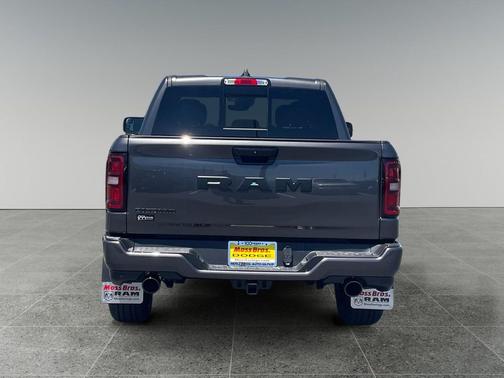 Granite Crystal Metallic Clearcoat 2026 RAM 1500 Big Horn/Lone Star