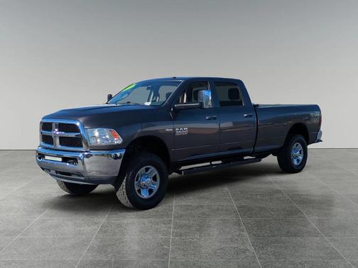 2017 RAM 3500 Tradesman Crew Cab 4x4 8' Box