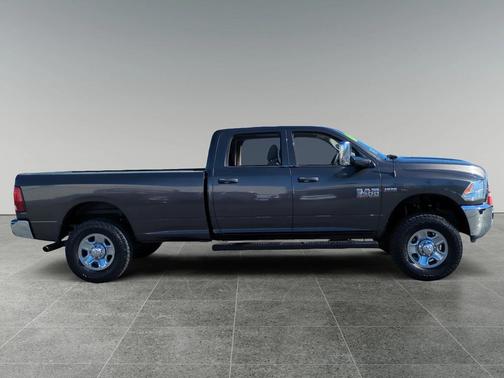2017 RAM 3500 Tradesman Crew Cab 4x4 8' Box