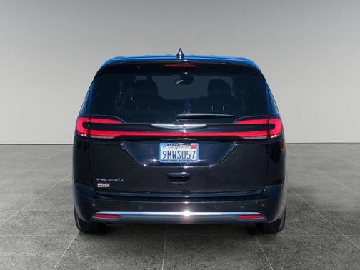 2024 Chrysler Pacifica Touring