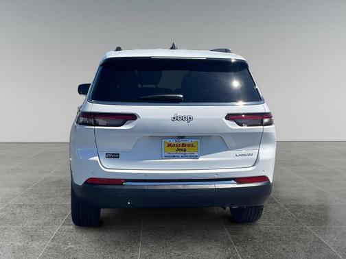 Bright White Clearcoat 2026 Jeep Grand Cherokee L Laredo