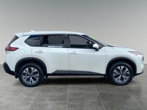 Pearl White Tricoat 2021 Nissan Rogue SV