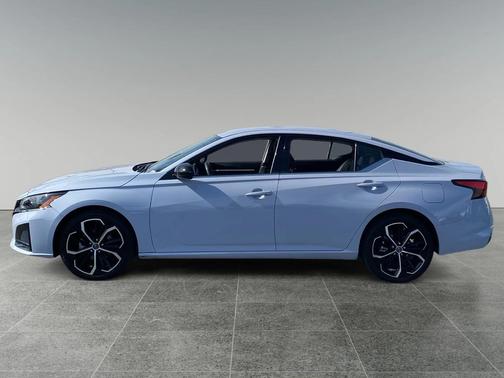Gray Sky Pearl 2024 Nissan Altima SR Intelligent AWD
