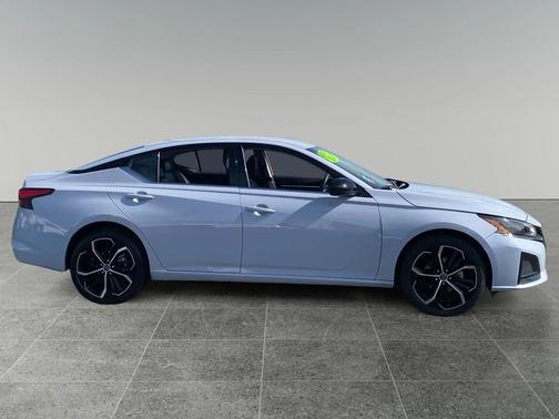 Gray Sky Pearl 2024 Nissan Altima SR Intelligent AWD