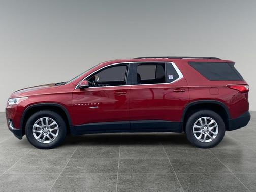 Cajun Red Tintcoat 2020 Chevrolet Traverse LT Cloth