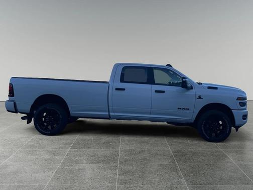 2026 RAM 3500 Big Horn Crew Cab 4x4 8' Box