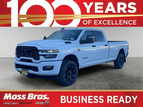 Bright White Clearcoat 2026 RAM 3500 Big Horn Crew Cab 4x4 8' Box