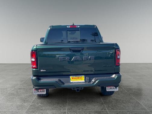 Serrano Green Metallic 2026 RAM 1500 Big Horn/Lone Star