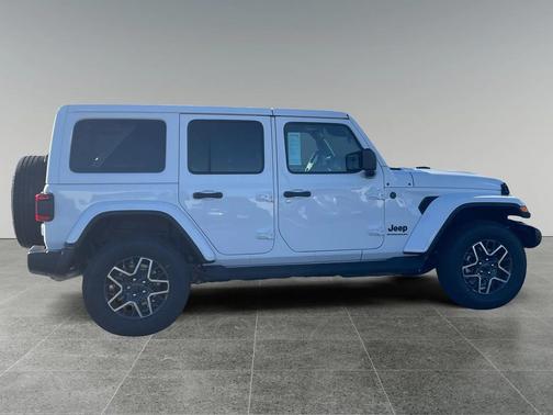 2026 Jeep Wrangler 4-Door Sahara 4x4