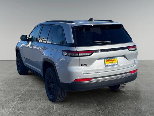 2026 Jeep Grand Cherokee Altitude