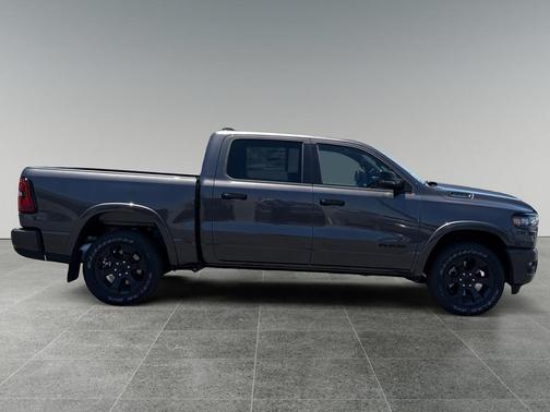 Granite Crystal Metallic Clearcoat 2026 RAM 1500 Big Horn/Lone Star