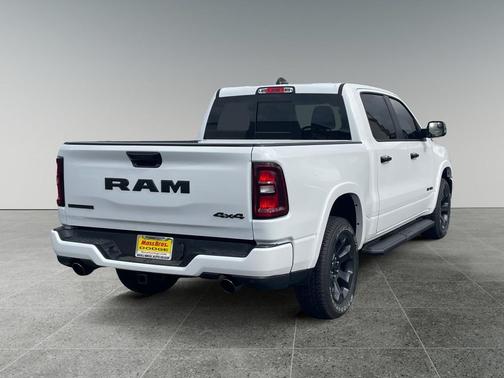Bright White Clearcoat 2026 RAM 1500 Big Horn/Lone Star