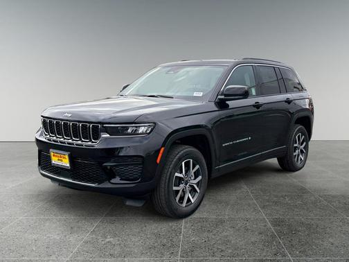 High Gloss Black 2027 Jeep Grand Cherokee Laredo