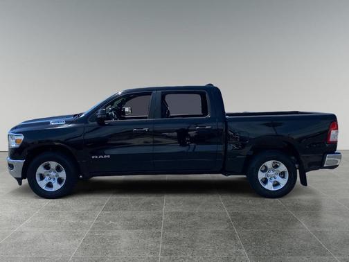 Diamond Black Crystal Pearlcoat 2023 RAM 1500 Big Horn/Lone Star