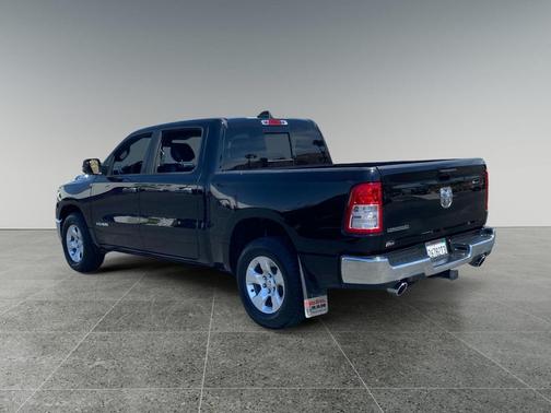 Diamond Black Crystal Pearlcoat 2023 RAM 1500 Big Horn/Lone Star
