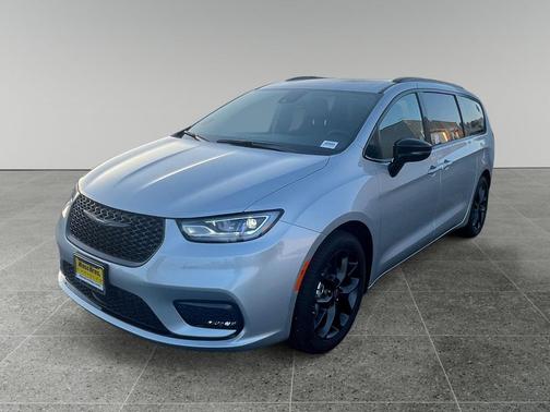 Silver Mist Clearcoat 2026 Chrysler Pacifica L