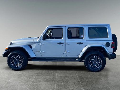 2024 Jeep Wrangler 4-Door Sahara 4x4