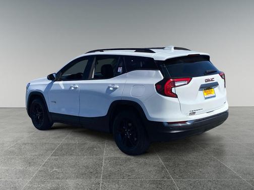 Summit White 2024 GMC Terrain AWD AT4