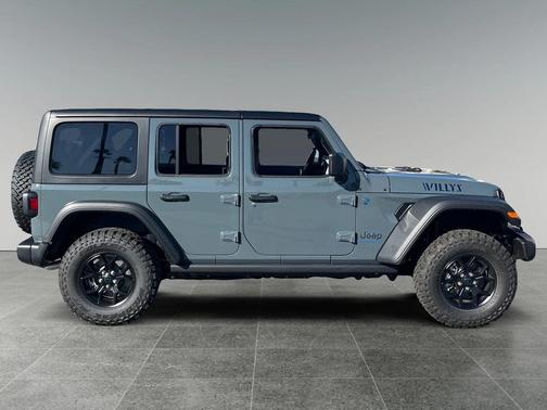 2025 Jeep Wrangler 4xe Willys