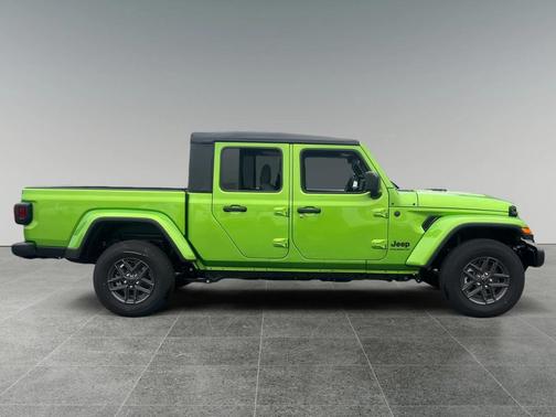2025 Jeep Gladiator Sport S