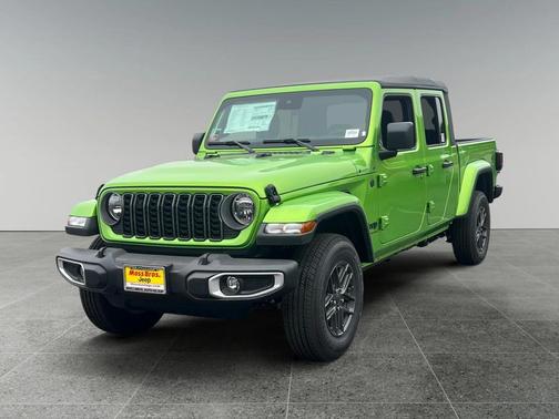 2025 Jeep Gladiator Sport S