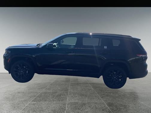 Diamond Black Crystal Pearlcoat 2026 Jeep Grand Cherokee Limited