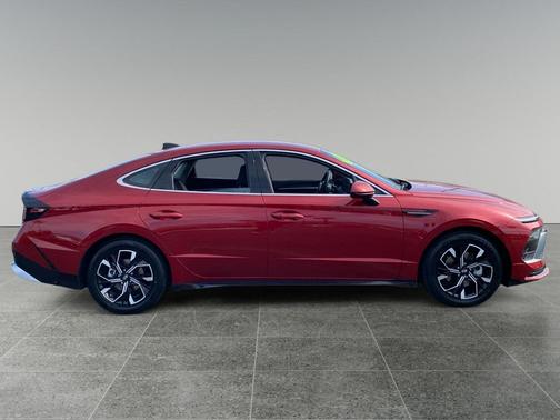 Ultimate red 2025 Hyundai SONATA SEL