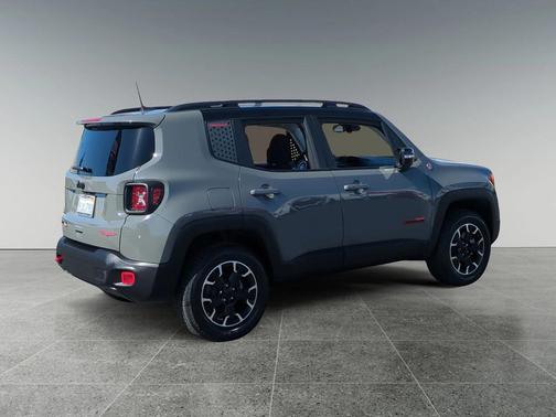 2023 Jeep Renegade Trailhawk