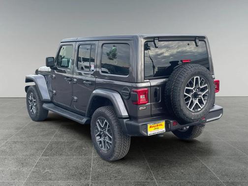2026 Jeep Wrangler 4-Door Sahara 4x4