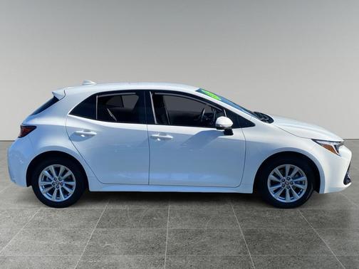 Ice Cap 2024 Toyota Corolla SE