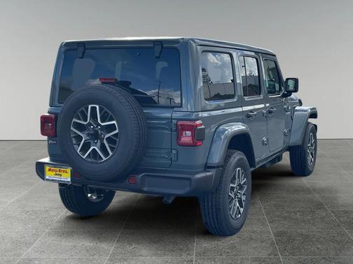 2026 Jeep Wrangler 4-Door Sahara 4x4