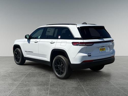 2026 Jeep Grand Cherokee Altitude