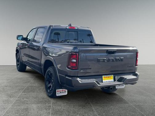 Granite Crystal Metallic Clearcoat 2026 RAM 1500 Big Horn/Lone Star