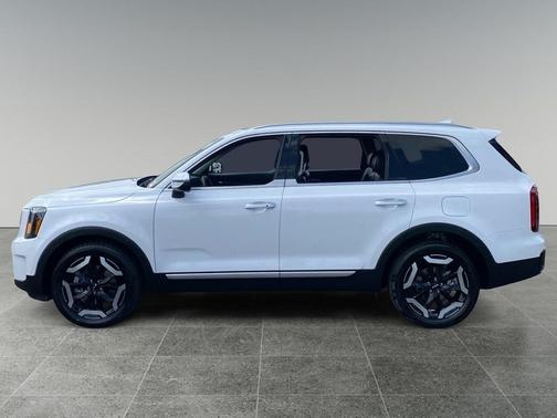 Glacial White Pearl 2024 Kia Telluride S
