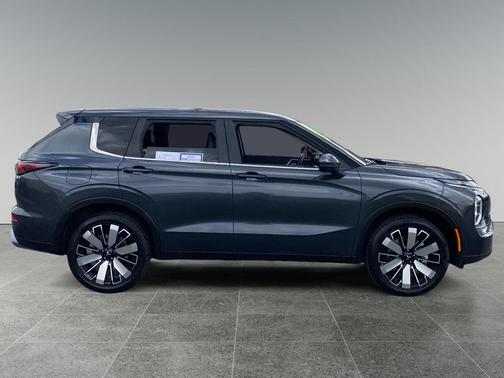 Gray 2025 Mitsubishi Outlander SE 2.5 S-AWC