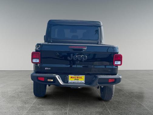 Black Clearcoat 2026 Jeep Gladiator Sport