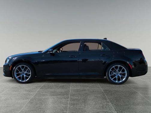2022 Chrysler 300 S