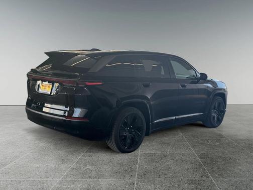 Diamond Black Crystal Pearlcoat 2025 Jeep Wagoneer S Launch Edition