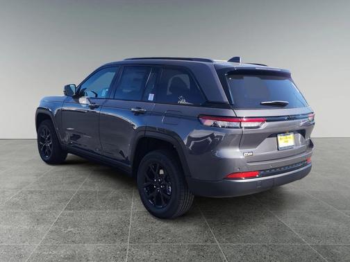 2025 Jeep Grand Cherokee Altitude