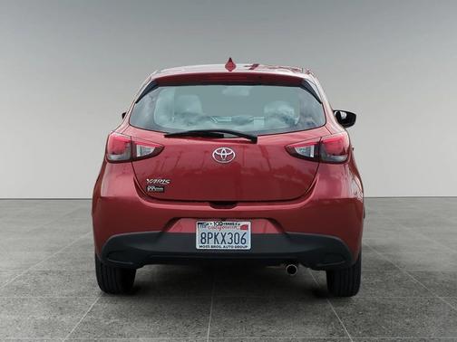 2020 Toyota Yaris Sedan LE