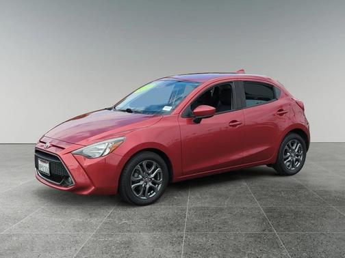 2020 Toyota Yaris Sedan LE