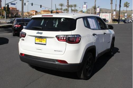 Photo 3 of 9 of 2020 Jeep Compass Sport