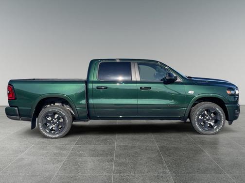 Serrano Green Metallic 2026 RAM 1500 Big Horn/Lone Star