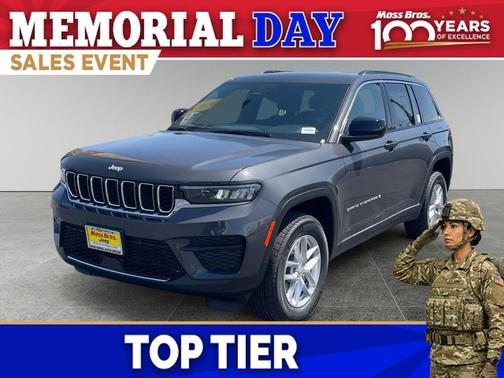 Baltic Gray Metallic Clearcoat 2026 Jeep Grand Cherokee Laredo